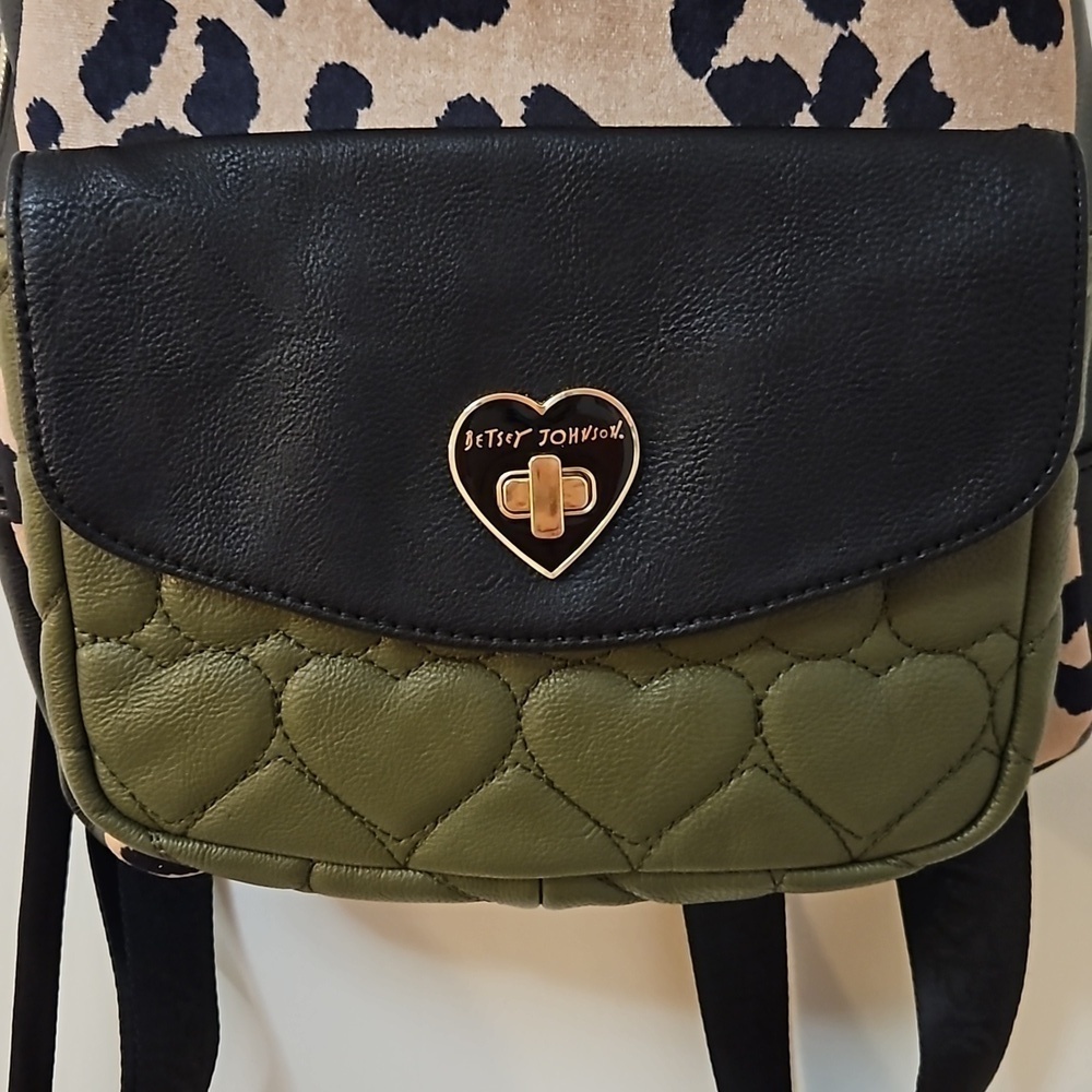 BETSEY JOHNSON Velvet Leopard Print Quilted Olive Green Mini Backpack - Picture 5 of 13